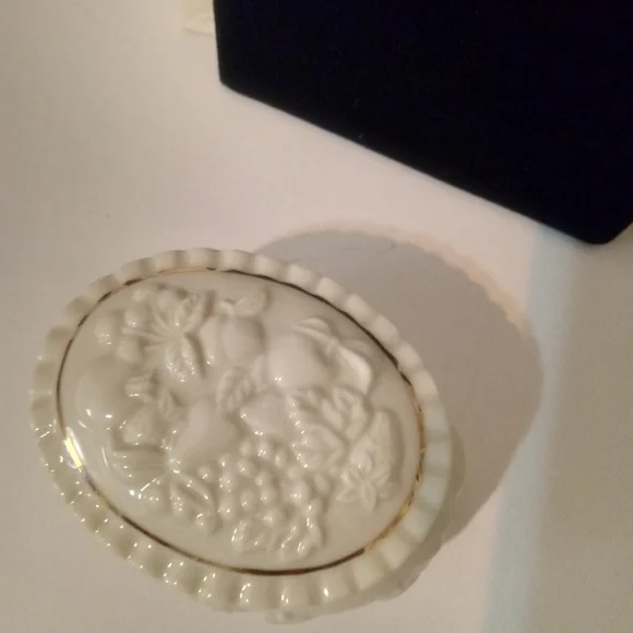 Vintage Lenox Keepsake Box Fine China The Fruits of Life Oval Trinket Box 1998 - Picture 3 of 5